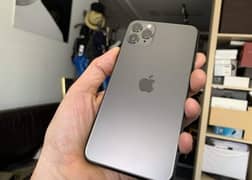Refurbished A apple iphone 11 pro max 256 space 50 % off