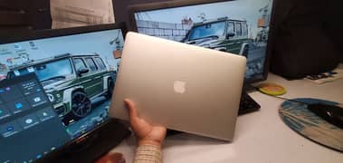 Apple MacBook Pro 15 inches, 16gb 512gb Apple ssd, model year 2015