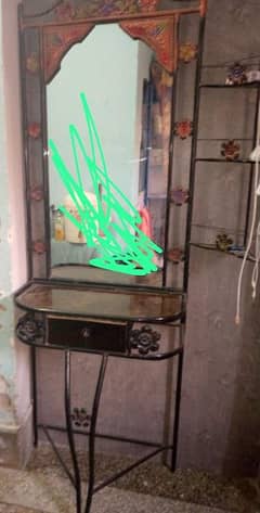 1 year used iron road dressing table urgent for sale 10/9 condition 0