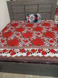 king size bed with metrex dressing tabel
