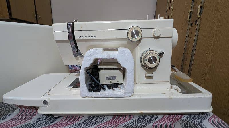 Brand new Janome 808 sewing machine 1
