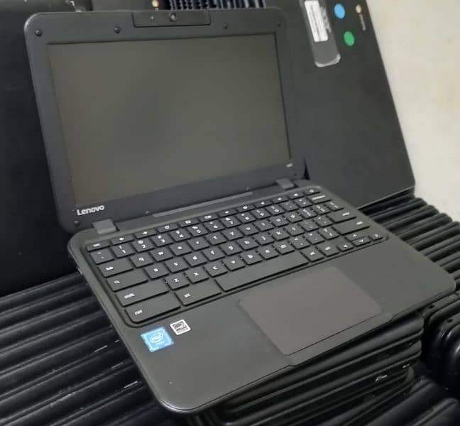 Lenovo N22 laptop 3