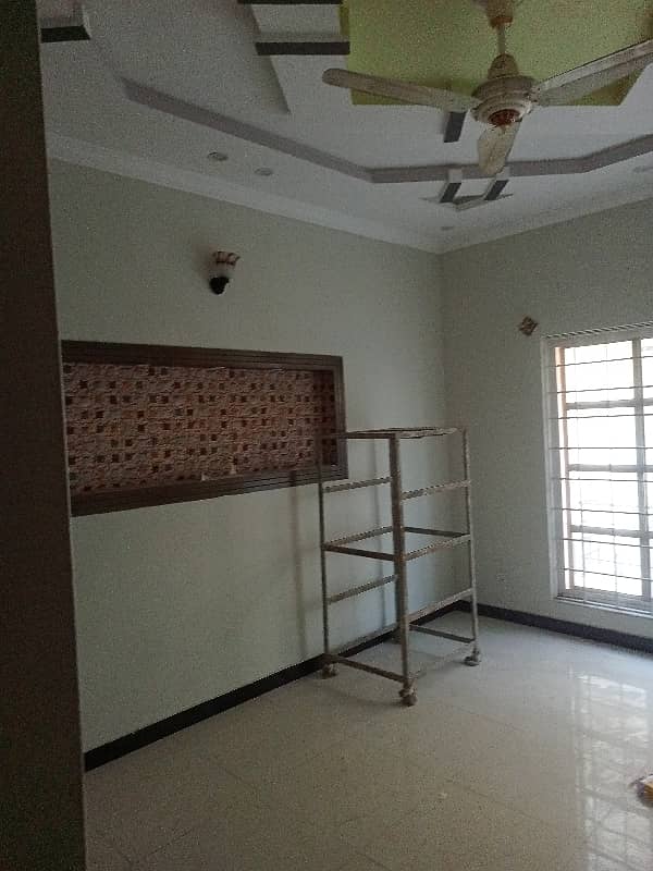 8 Marla House For Rent In Usman Block Phase 8 10