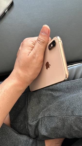 I phone xs max gold 256gb PTA approved 1