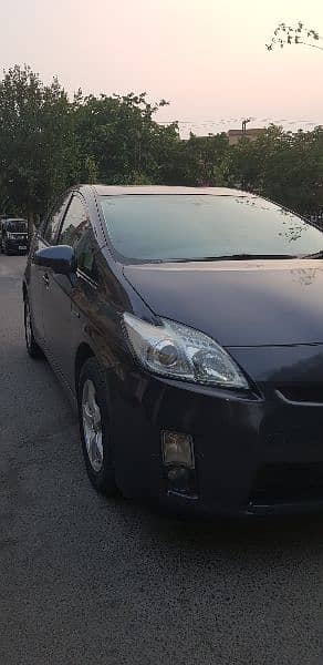 Toyota Prius 2010 Like New for sale in lahore 1