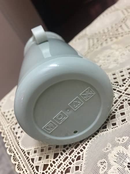 Small trendy water bottle with cap 3