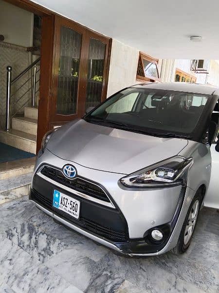 Toyota Sienta 2017 1