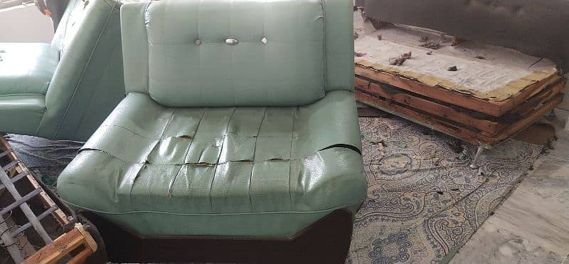 we are repair and make new poshish furniture (sofa beds walls) 2