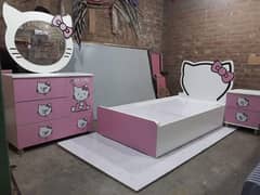 Kitty Bed Set with Sidetable Dressing