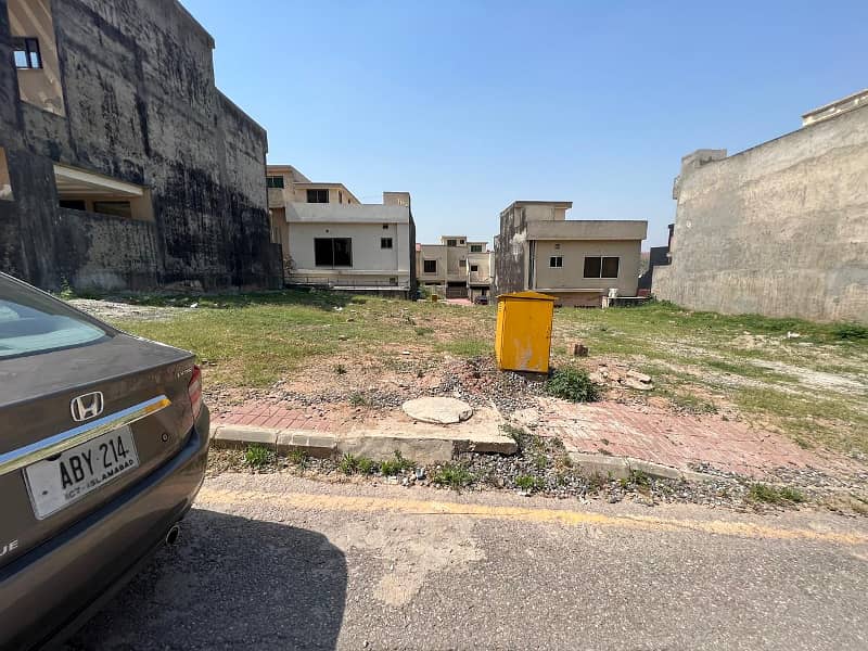 10 Marla Residential Plot for Sale in Bahria Town, Phase -8, Sector-E 13