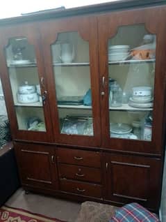 showcase in very good condition 0