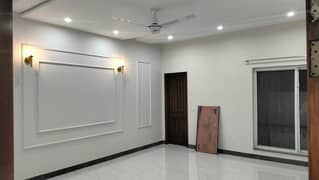 Good 10 Marla House For rent In Bahria Town - Sector D