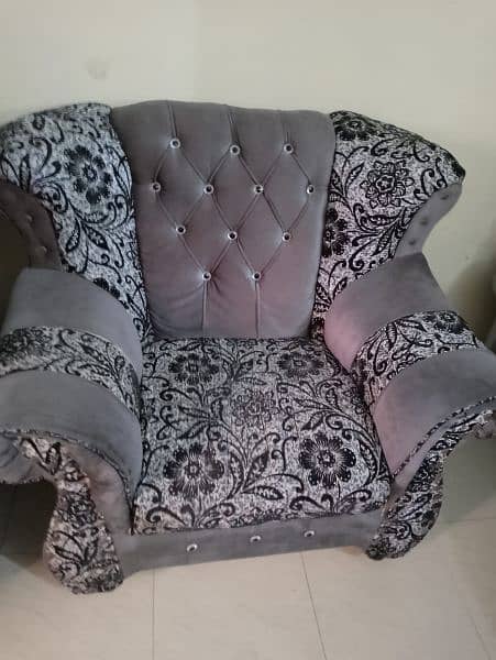 5 seater sofa set in good condition 3