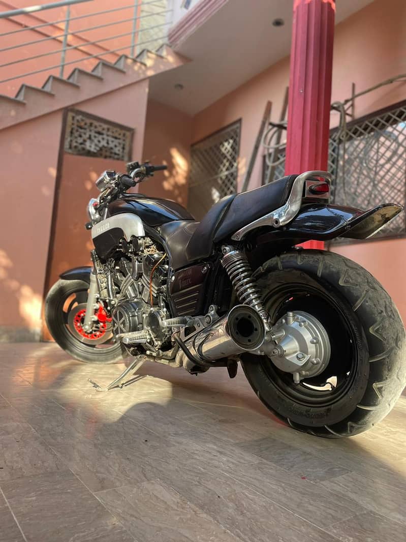 Hamaha Vmax 1200cc 2