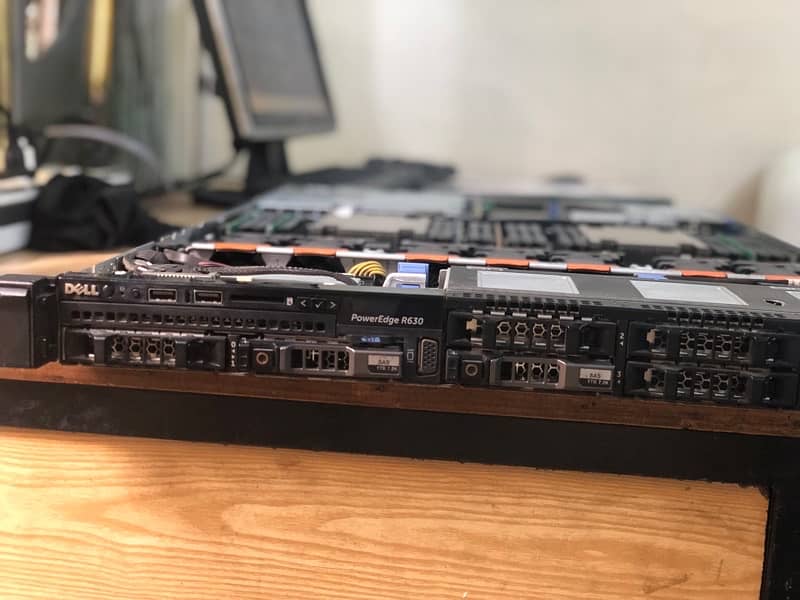 Dell PowerEdge  R630 Server 0