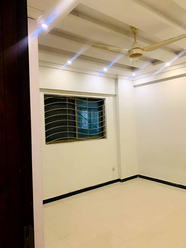 F-11 Markaz Luxury 2 Bed 2 Bath TV Lounge Kitchen Car Parking 2 Bedroom Apartment Available For Sale 9