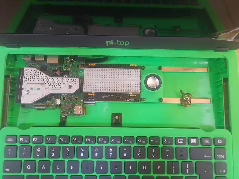 New pi-top laptop launched: hands on with the new pi-top computer 4