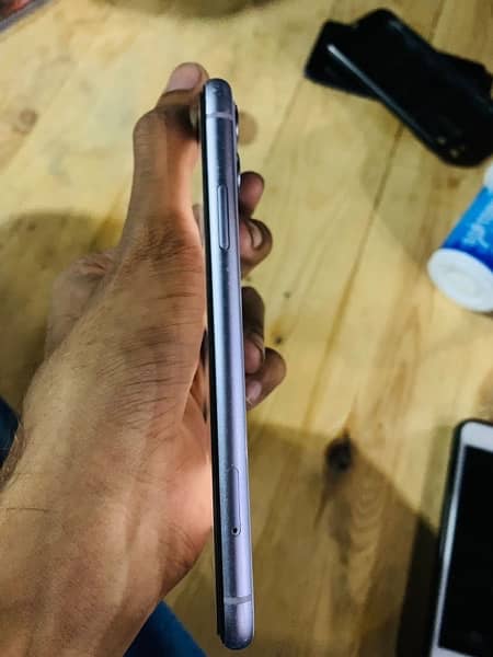 Iphone 11 factory unlocked 64gb non pta 2
