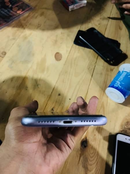 Iphone 11 factory unlocked 64gb non pta 4