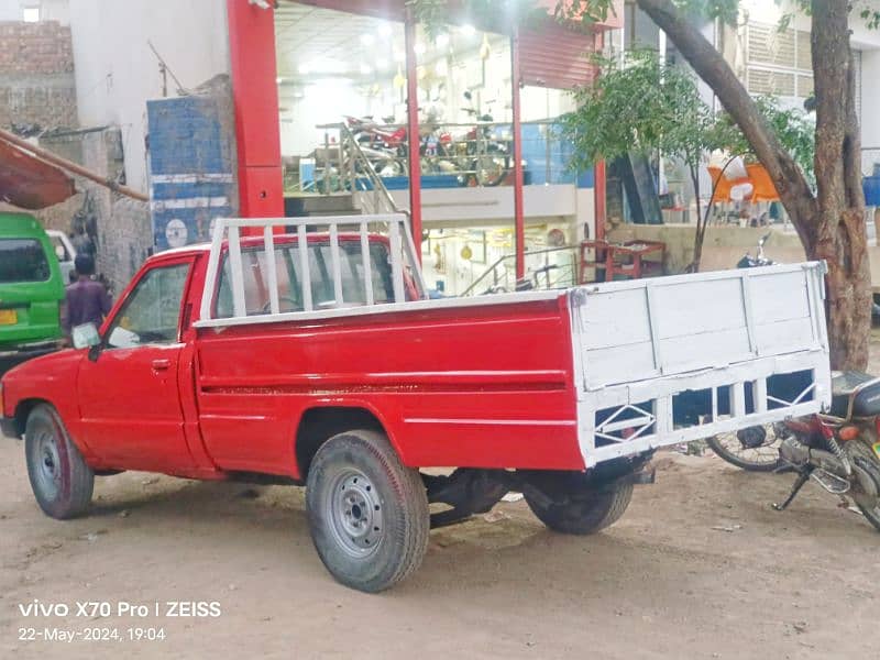 Toyota Hilux 4