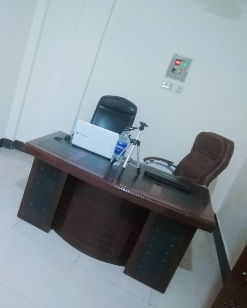 Office Table and Chairs for Sale 0