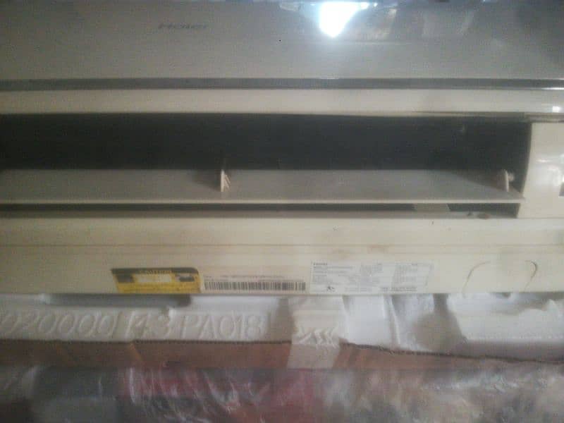 Haier split air conditioner 1 ton. 3