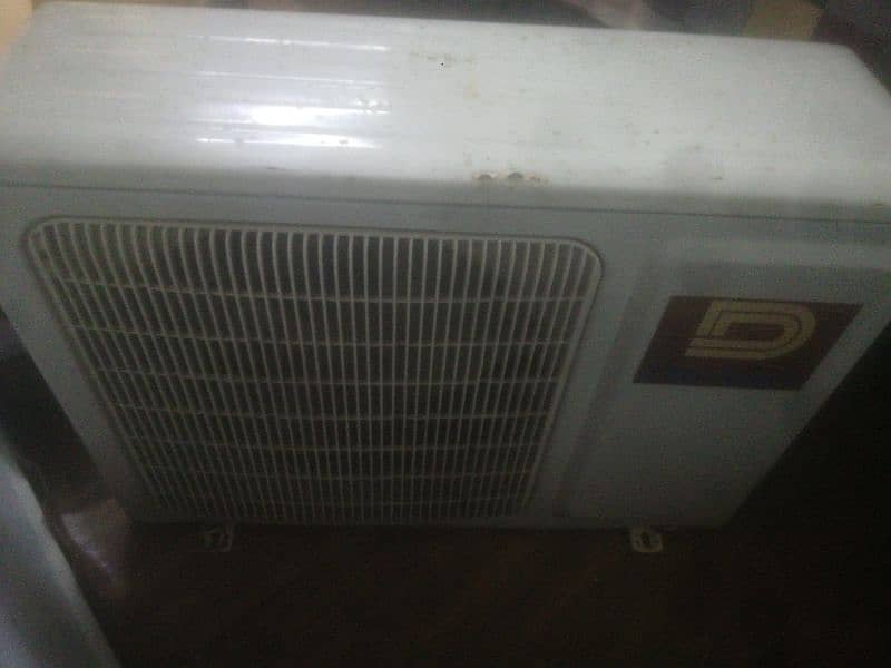 Haier split air conditioner 1 ton. 9