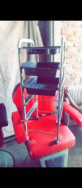 For sale beauty parlor used things 3