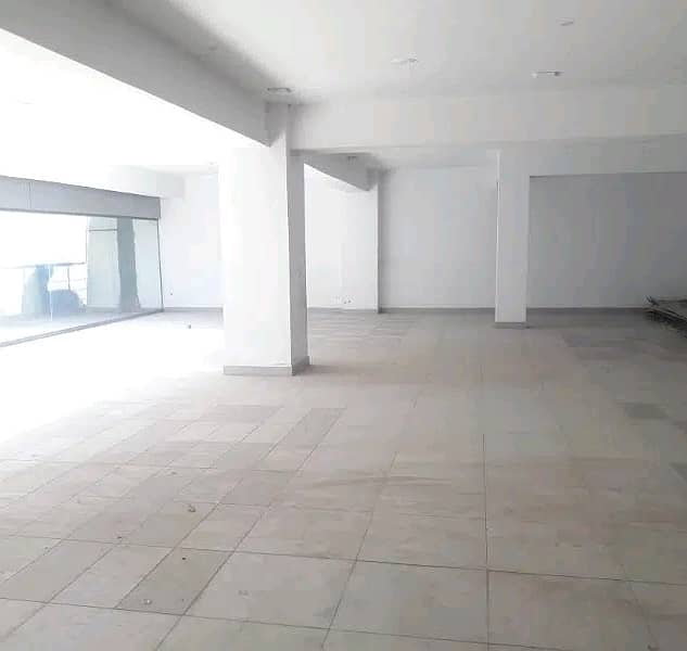 A Prime Location Office Of 850 Square Feet In Rs. 250000 3