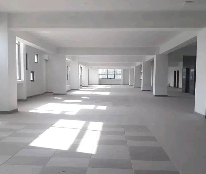 A Prime Location Office Of 850 Square Feet In Rs. 250000 4