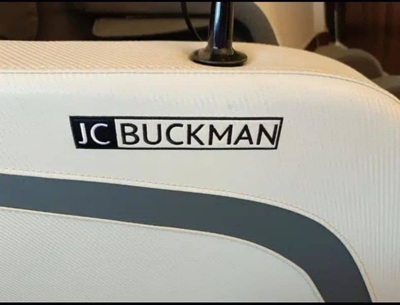 JC BUCKMAN IndulgeUs Full Body Massage Chair (Beige) 1