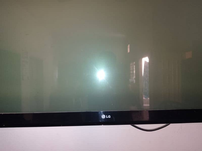 PA4500 LG 42" with Box Read Ad 1