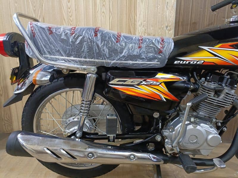 Honda CG 125 2021 Model 4