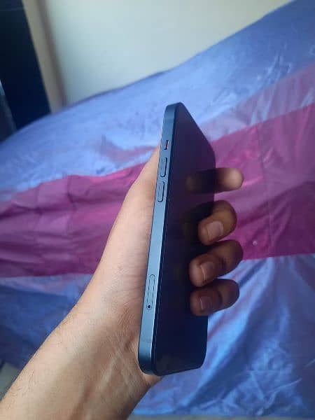 Apple iPhone 13 128gb 10/10 Scratch Less 6