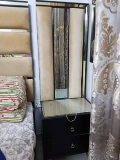 side tables in good condition 0