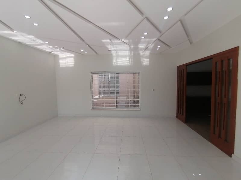 Prime Location 8 Marla House Up For Rent In Shalimar Colony 1