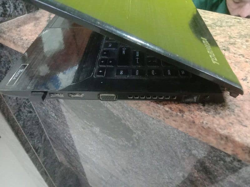 Lenovo TECRA A40-D 3