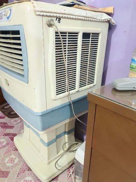 Air cooler for (sell)
Gfc room cooler
Price= 15000 1