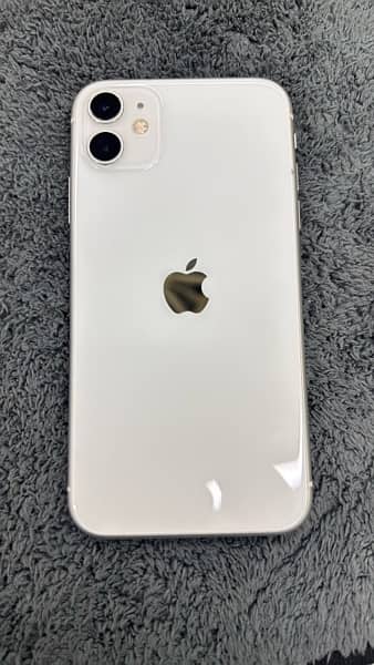 iPhone 11 64gb white with box 0