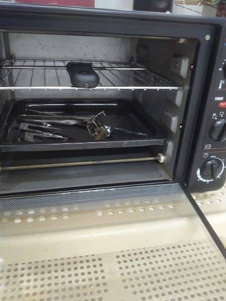 Westpoint Electric Oven like new 1