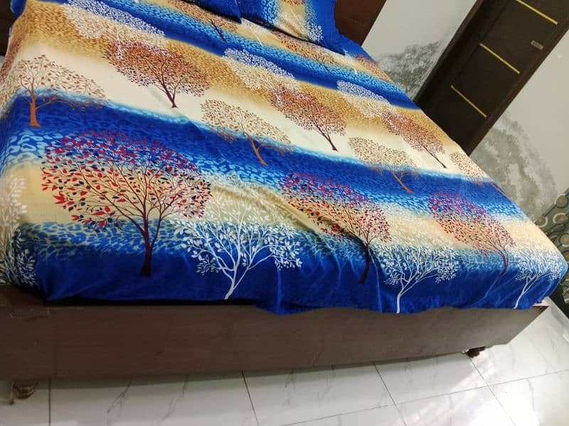 Bed and side tables for sale 4