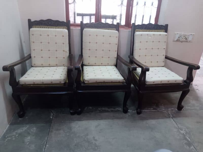 4 wooden Chairs with cushion for sell 1