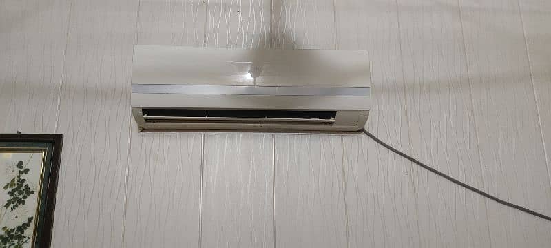 Haier Split AC / Unit 1 Ton White Colour 0