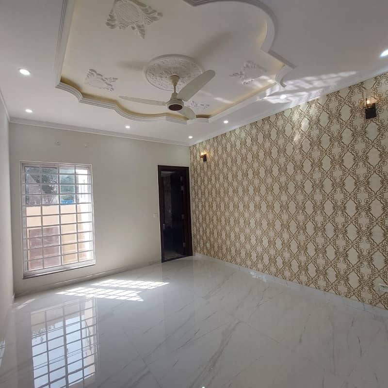 10 Marla House For Rent In Jasmine Block Bahria Town Lahore 6