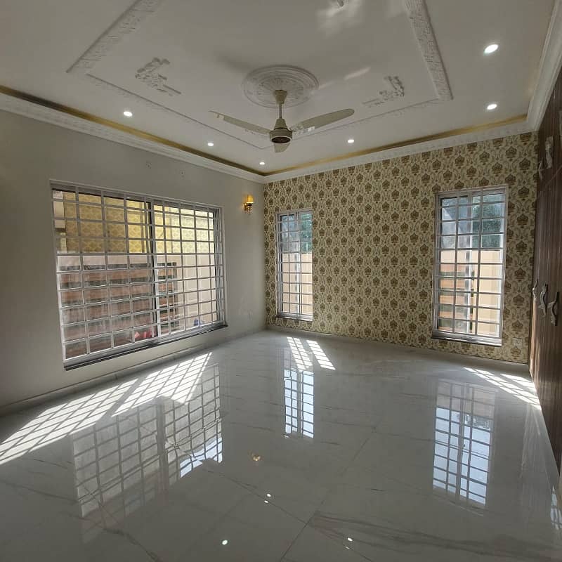 10 Marla House For Rent In Jasmine Block Bahria Town Lahore 8