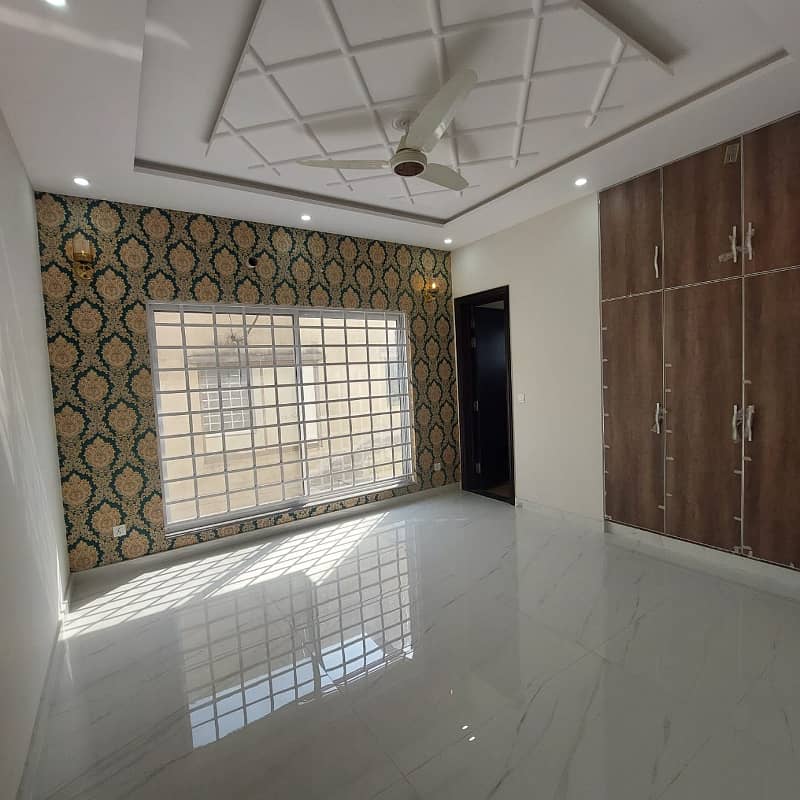 10 Marla House For Rent In Jasmine Block Bahria Town Lahore 13