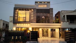 10 Marla House For Rent In Jasmine Block Bahria Town Lahore