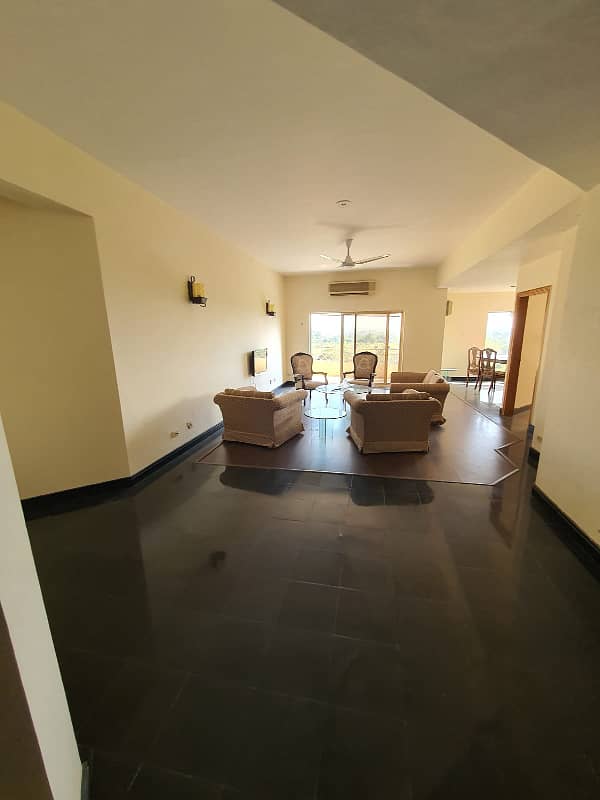 Beautiful Fully Furnished 2 Bedrooms Apartment Available For Rent 0