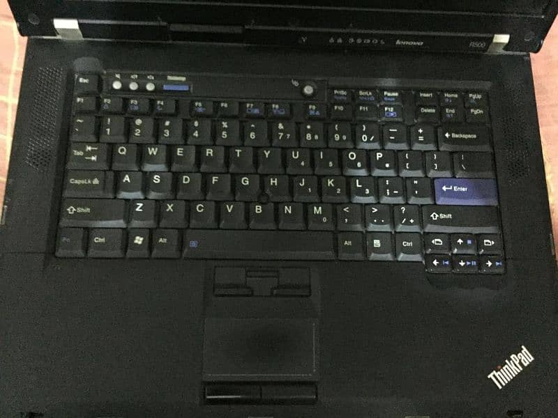 Laptop Thinkpad Intel core two duo with window 11 running 1