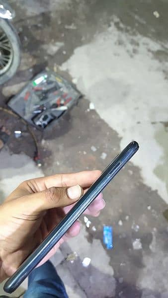 infinix hot10 play 4/64 PTA provd with box nd charj exchange possible 1